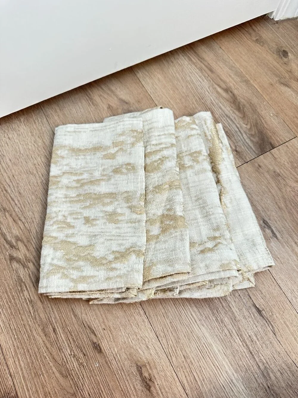 WEST ELM Napkins Set of 4 Gold and Cream